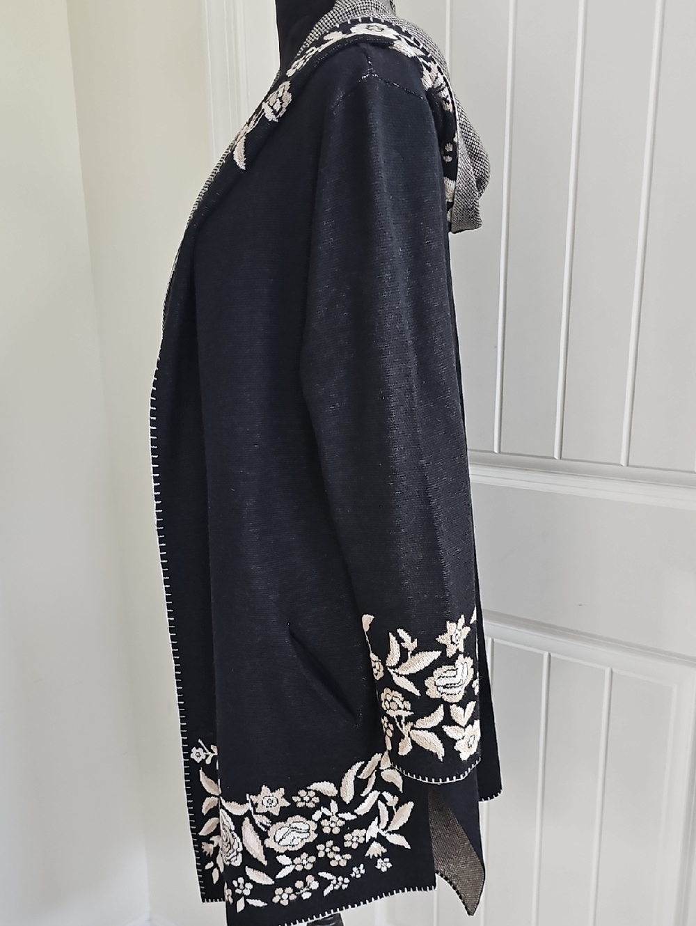 Maxsport Duster Black Floral-Trim Open Hooded Long Sweater, Size Medium - Picture 5 of 9